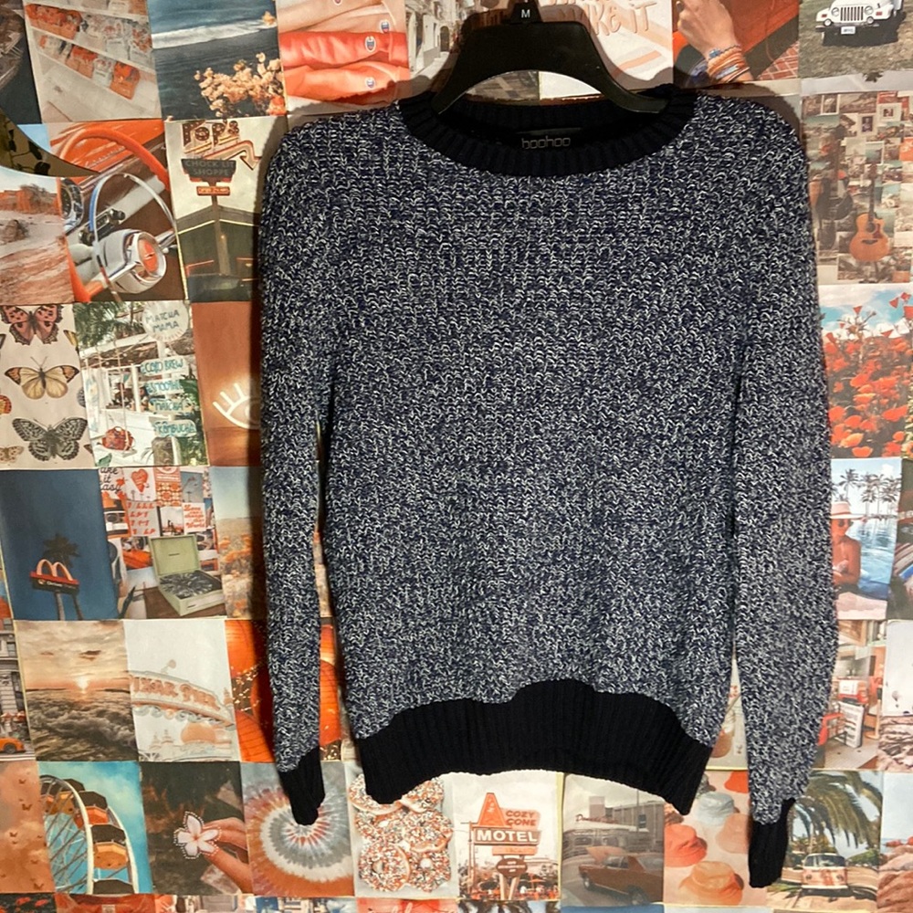 Boohoo Men’s Navy Sweater Size Medium